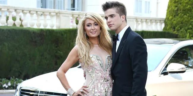 Cowok Paris Hilton Pengen Punya Rambut Pirang