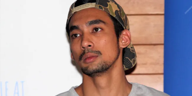 Dallas Pratama Bercinta Bareng Dua Orang Wanita Beda Negara