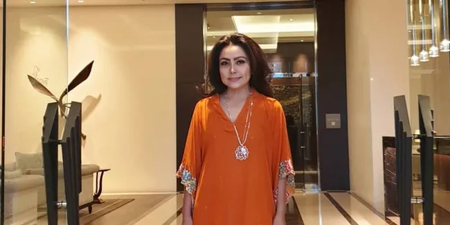 Dandan Sederhana, Mayangsari Mendadak Jadi Penjual Panci Keliling