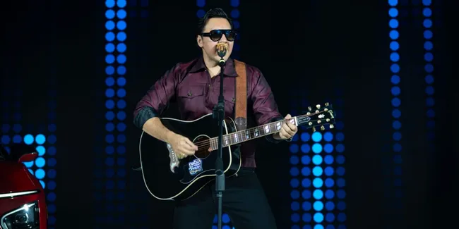 David Bayu Ciptakan Jingle Terbaru Sebagai Ekspresi Mengendarai Mobil Listrik