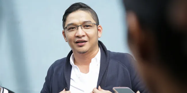 Debut Solo Karier, Pasha Ungu Rilis Album Perdana Bertajuk 'DI ATAS LANGIT'