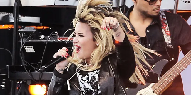 Demi Lovato Pahami Tingkah Kontroversial Miley Cyrus