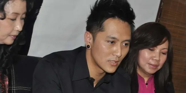 Demian Minta Bukti Soal Selingkuhannya