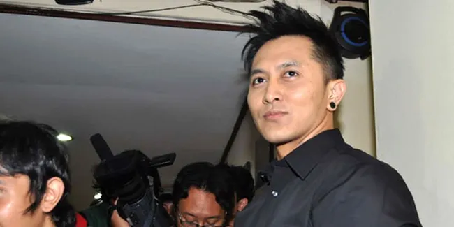 Demian Minta Bukti Soal Tuduhan Perselingkuhan