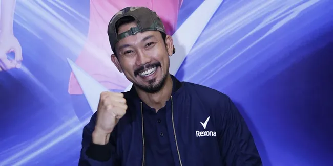 Denny Sumargo Curhat Soal Masa Lalu yang Pilu, Pernah Diusir dari Rumah - Makan Mengais Tong Sampah