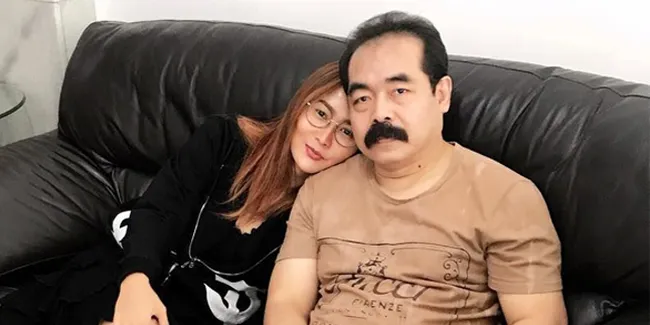 Dibujuk Inul Daratista Ikut Main Tik Tok, Wajah Tanpa Ekspresi Adam Suseno Jadi Sorotan