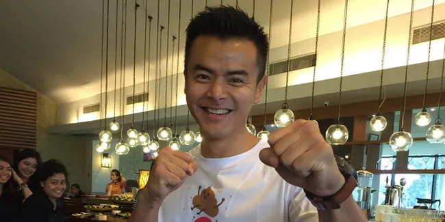 Digandeng UNICEF, Aktor Dion Wiyoko Ikut Tinju Tinja