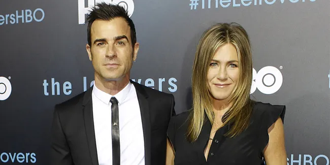 Dikabarkan Cerai, Jennifer Aniston Gandeng Mesra Justin Theroux