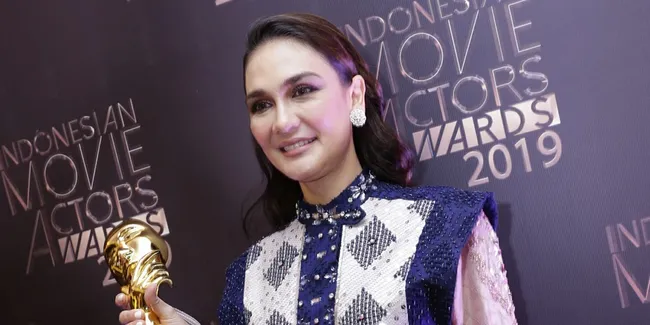 Dirumorkan Go International, Luna Maya Ketemuan Dengan Produser X-MEN: THE LAST STAND
