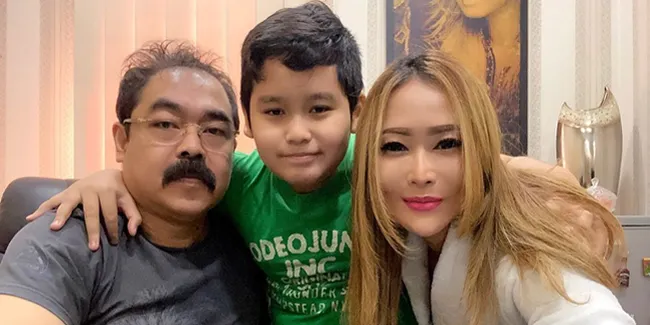 Ditanya Apakah Ingin Nambah Anak Lagi, Begini Jawaban Kocak Adam Suseno