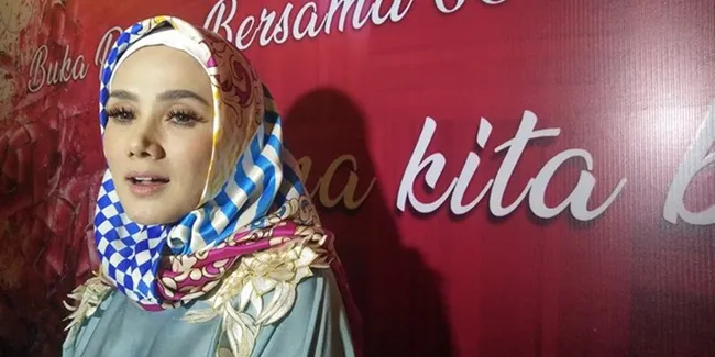 Ditanya Soal Pencekalan Ahmad Dhani, Mulan Jameela: Eh Monyong Monyong!