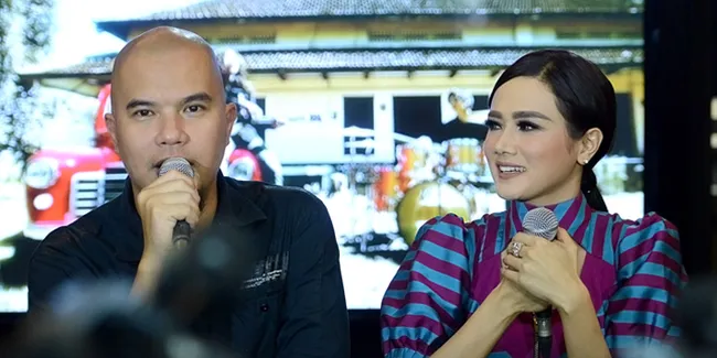 Ditekan Soal Status Nikah, Dhani Akui Belum Resmi Dengan Mulan