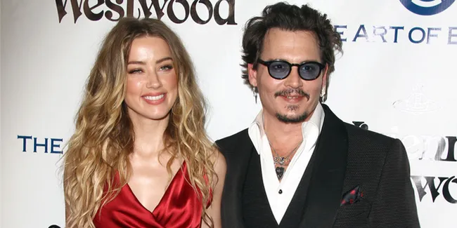 Dituding Hajar Amber Heard, Lily-Rose Depp Bela Ayah Kesayangan