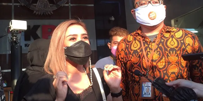 Dua Jam Diperiksa KPK Terkait Kasus Korupsi Bansos, Cita Citata Buka Suara