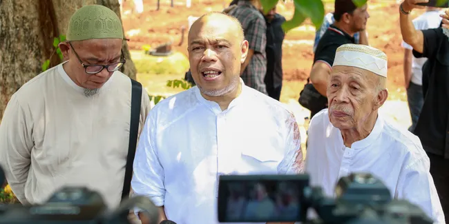 Edwin Bejo Ungkap Almarhumah Ibunya Tak Mau Jalani Kemoterapi Sebelum Meninggal