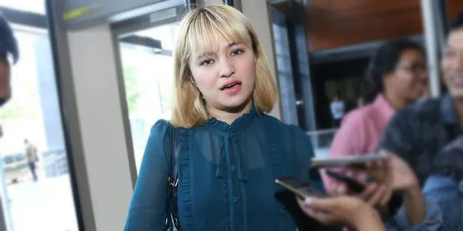 Egi John Sibuk Marah & Galau, Marshanda Pamer Cinta Sejati