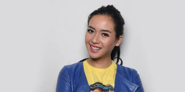 Elvira Devinamira Beradegan Mesra di Film, Sang Pacar Cemburu?