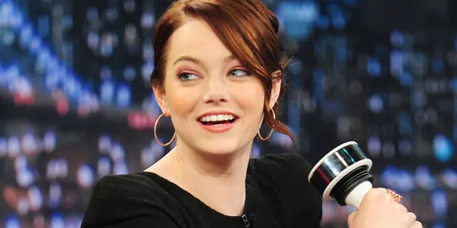 Emma Stone Belum Ingin Nikahi Andrew Garfield