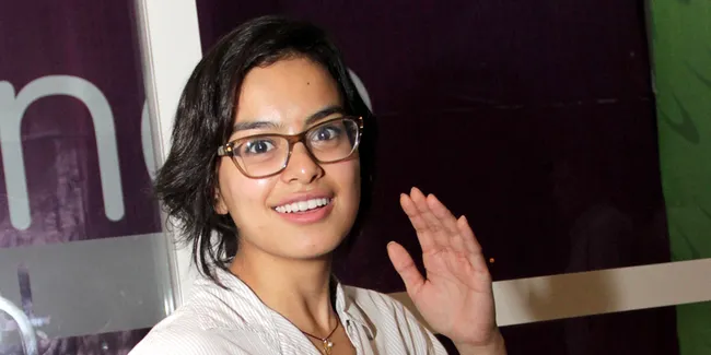 Eva Celia Sudah Biasa Tukar Baju Dengan Sang Mama