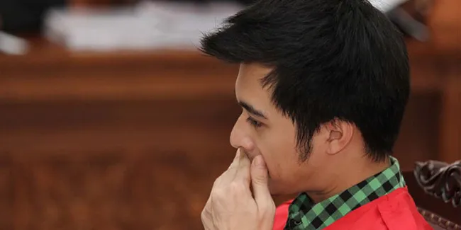 Eza Gionino Divonis 7 Bulan Penjara