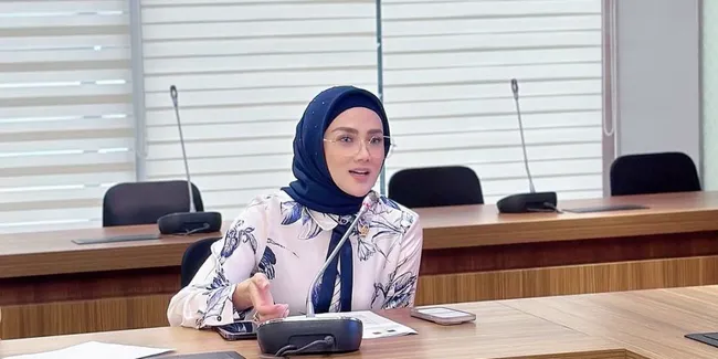 Fakta Menarik Mulan Jameela, Mantan Penyanyi Kafe yang Hobi Banget Makan Durian