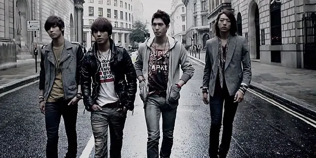 Fans Siapkan Nasi Tumpeng Untuk CN Blue di Jakarta!