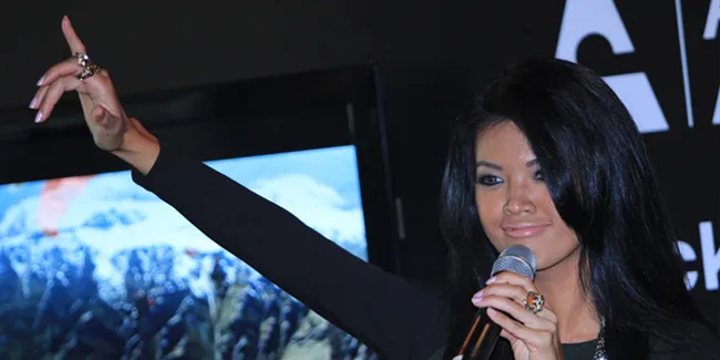 Farah Quinn: Nonton Infotainment Sekali-Kali Nggak Apa-Apa