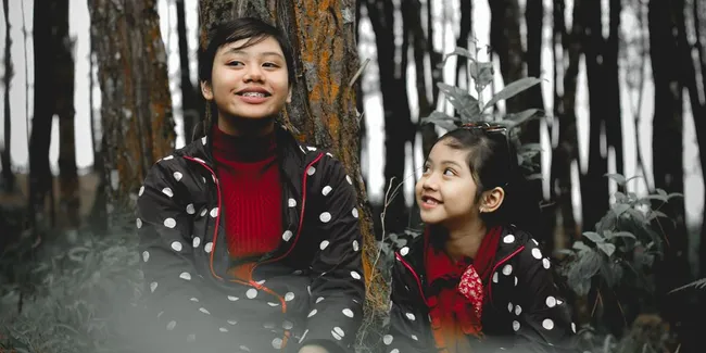 Fiersa Besari Hingga Omesh Terlibat dalam Video Klip 'Ada Ayah' Milik Ghea & Ghia