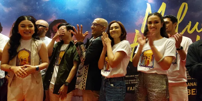 Film 'MELUKIS HARAPAN DI LANGIT INDIA': Kisah Cinta, Budaya, dan Pencarian Jati Diri