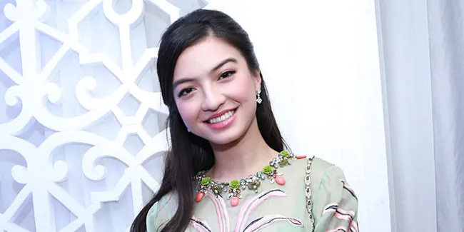 [Foto] Anggun, Ibunda Raline Shah Tak Kalah Cantik Dari Putrinya