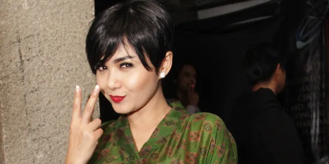 [FOTO] Busana Ini Bikin Yuni Shara Secantik Putri Raja