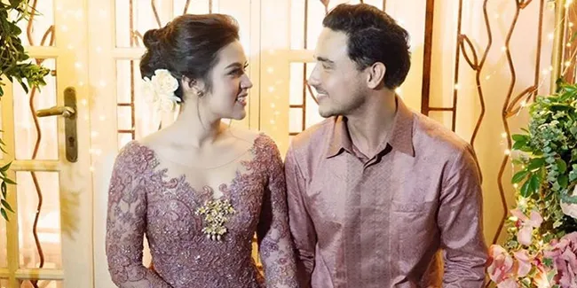 [FOTO] Cantik Elegan, Inilah Penampakan Cincin Tunangan Raisa