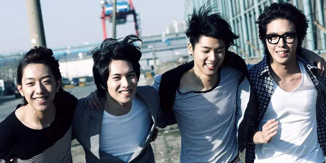 [FOTO] CN Blue Tiba di Jakarta!