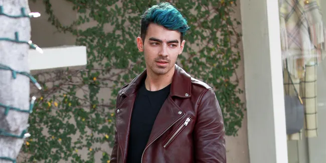 [FOTO] Putus Dari Gigi Hadid, Joe Jonas Pindah ke Rumah Baru