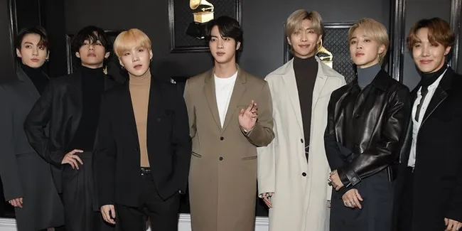 Foto Red Carpet dan Penampilan BTS di Panggung 2020 Grammy Awards, Bikin Makin Jatuh Hati