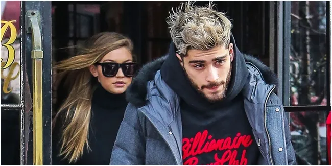 FOTO: Romantis! Zayn Malik Gandeng Gigi Hadid Keluar Dari Hotel
