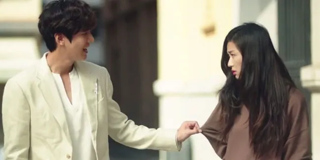 FOTO: Teaser Cute Lee Min Ho Penasaran Memotret Jun Ji Hyun