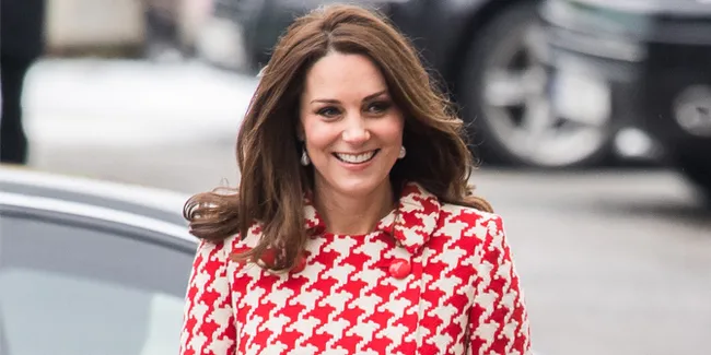 [FOTO] Terjang Hujan Salju, Kate Middleton Tetap Cantik Menawan