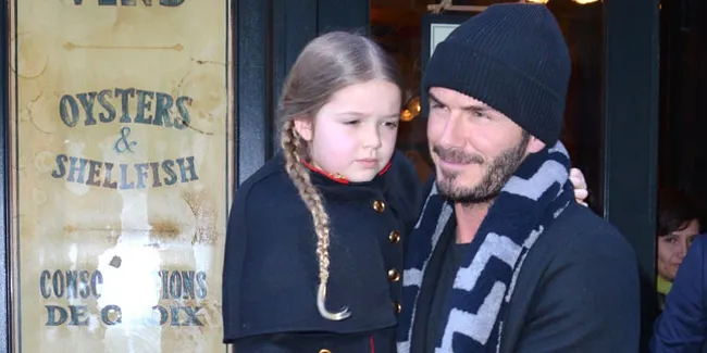 Foto: Tidur Siang David Beckham dan Harper, Mesra Banget!