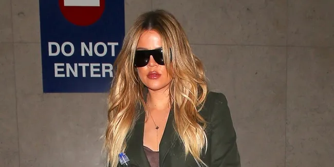 [FOTO] Usai Umumkan Kehamilan, Khloe Kardashian Masih Sembunyikan Baby Bump