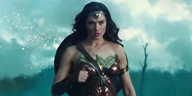 Foto Wonder Woman Mencuri Pedang Pembunuh Tuhan Kapanlagi Com