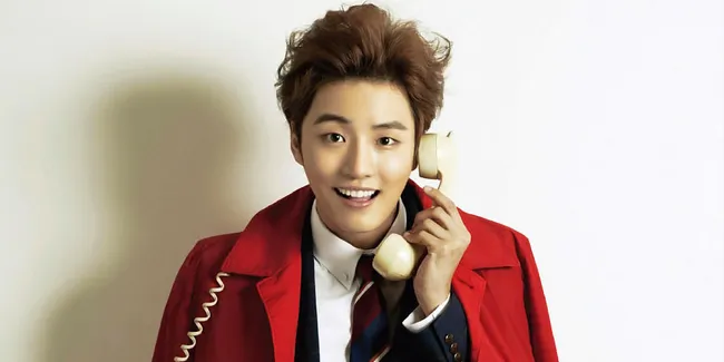 [FOTO] Yoon Shi Yoon Dengan Rambut Cepak di Camp Militer