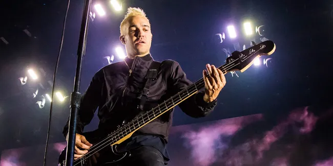 Gandeng Demi Lovato, Fall Out Boy Rilis Ulang 'Irresistible'