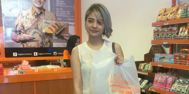 Ganti Gaya Rambut, Tiwi Sakuramoto Dibilang Mirip Nenek-Nenek