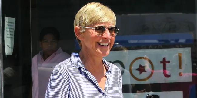 Gara-Gara Ellen DeGeneres, Patung Oscar Pun Ikutan Selfie