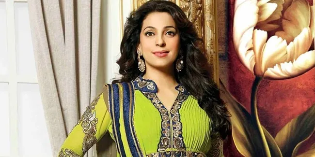 Gara-Gara Internet, Juhi Chawla Ditertawakan Sang Putri Tercinta