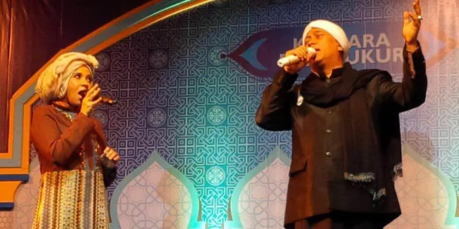 Gara-Gara Soal Bayaran, Devia Sherly Dekat Dengan Opick