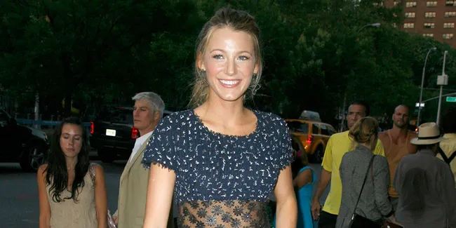 Gaun Pengantin Blake Lively Terbakar di Tengah Pesta, Kok Bisa?