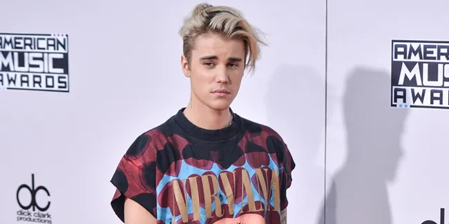 Hailey Baldwin Ultah, Aksi Jahil Justin Bieber Bikin Fans Baper