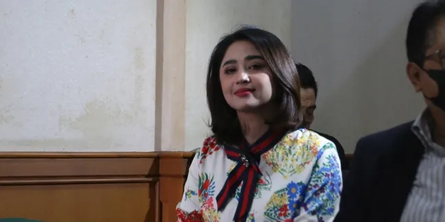 Hakim Kabulkan Talak Cerai Angga Wijaya, Dewi Persik Sah Kembali Menjanda